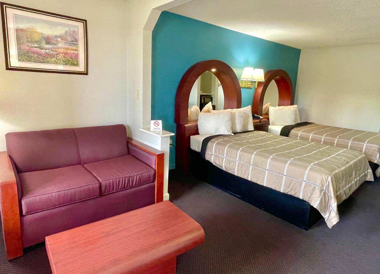Luxury Inn & Suites Сельма Екстер'єр фото