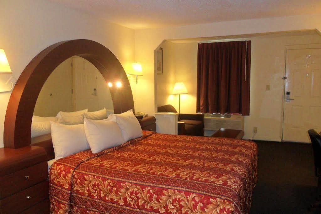 Luxury Inn & Suites Сельма Екстер'єр фото