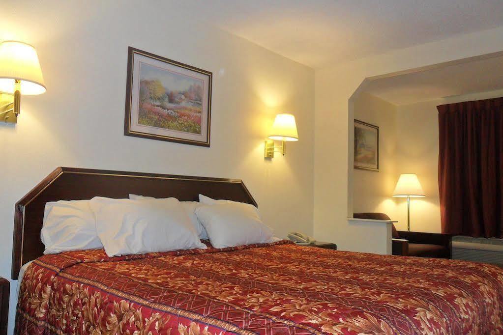 Luxury Inn & Suites Сельма Екстер'єр фото
